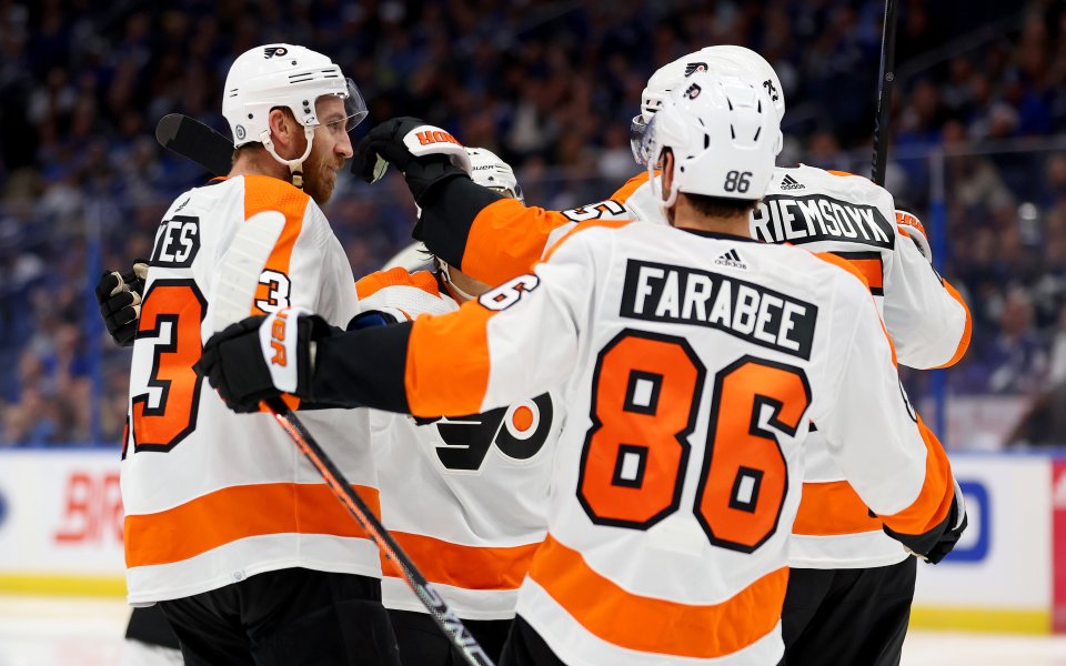 Картър Харт спря 37 удара, а Ноа Кейтс записа победното