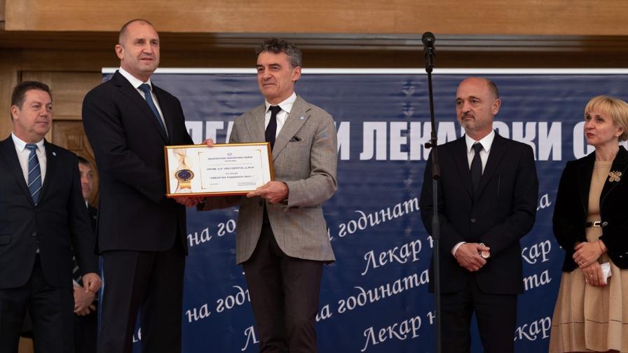 Кардиологът проф. д-р Иво Петров стана "Лекар на годината"