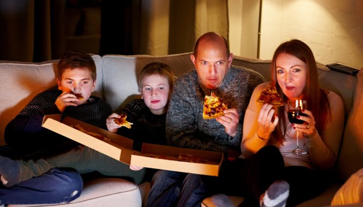 телевизия - ЗЛАТНО ВРЕМЕ: Телевизорът е лош сътрапезник за детето