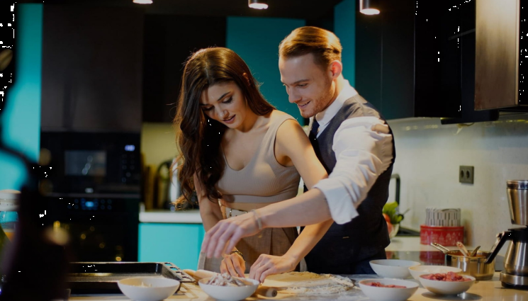 Почукай на вратата ми - ЗЛАТНО ВРЕМЕ: В кухнята на „Почукай на вратата ми”: Гребем салата кашик с лъжицата (РЕЦЕПТИ)