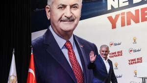 Бившият турски премиер и настоящ заместник председател на управляващата Партия на