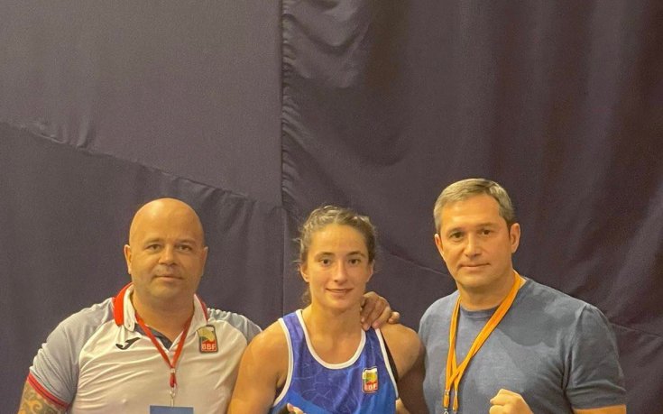 Венелина Поптолева ще спори за златото на Европейското по бокс