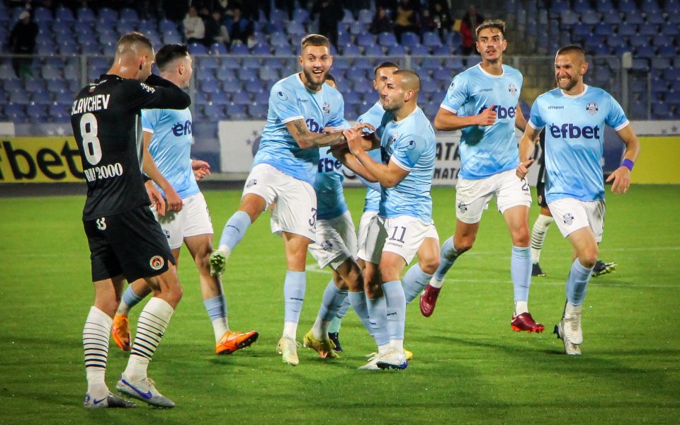 Отборите на Арда Кърджали и Локомотив София играят при резултат