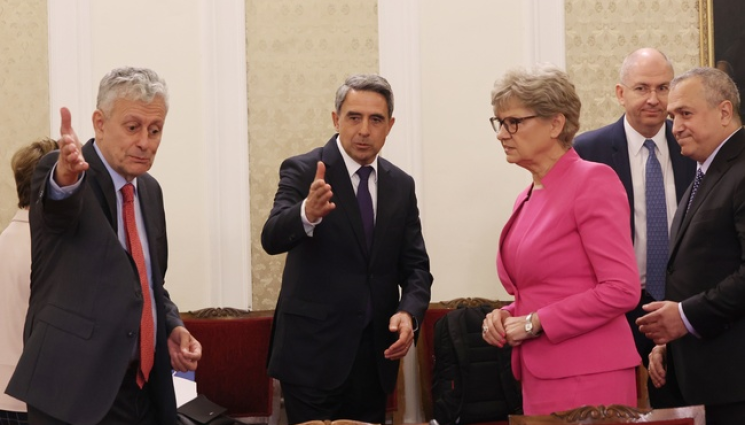 виолета комитова - СЛЕД СРЕЩАТА С КОНТАКТНАТА ГРУПА: „Български възход” иска антикризисно правителство