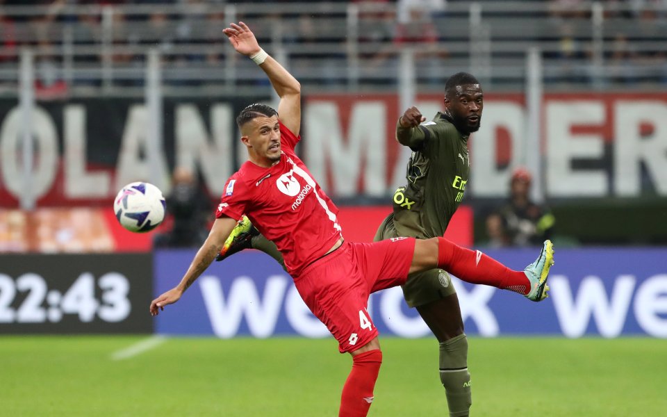 Милан и Монца играят при резултат 3:1 в пореден мач от