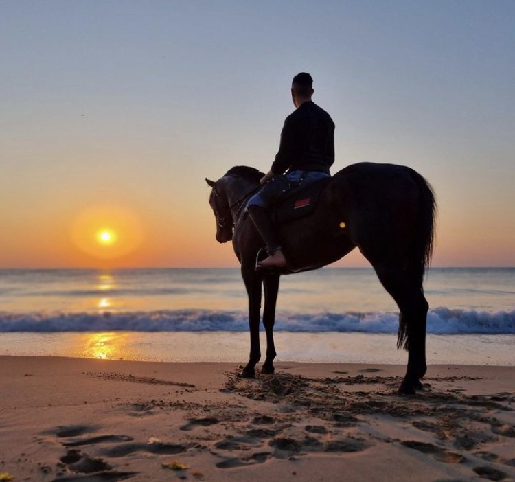 Павел Николов