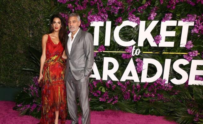 Красиви и влюбени: Джордж и Амал Клуни блестят на червения килим (СНИМКИ)
