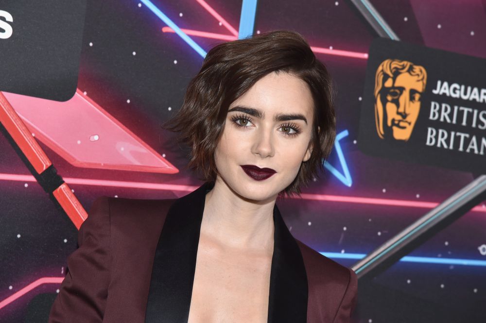 Лили Колинс