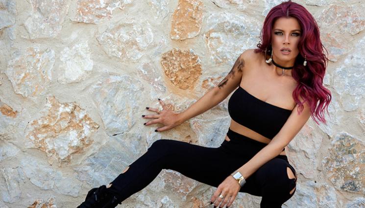 валя - НИКОГА НЕ Е КЪСНО: Валя блъска яко във фитнеса (СНИМКА)