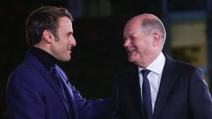 Очаква се френският президент Еманюел Макрон да се срещне днес