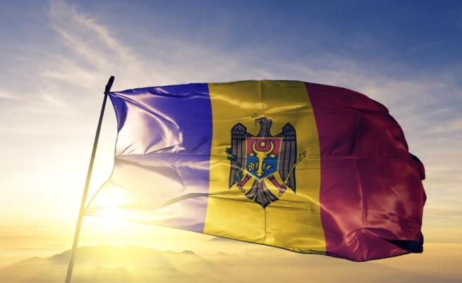 Президентът на Румъния: Молдова е обект на системен хибриден натиск