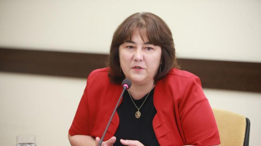 <p>Велкова: След 11 юни изтича удължителният закон за бюджета</p>