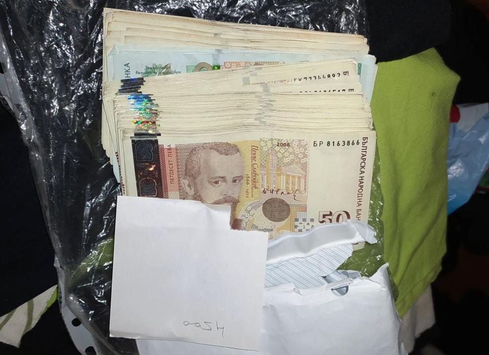  Откриха над кг марихуана при спецакция в Пернишко 