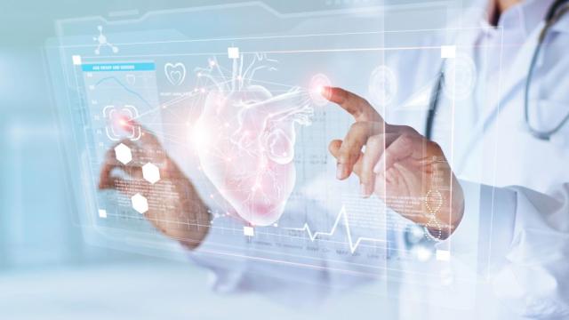 39 години с трансплантирано сърце: Пациент постави световен рекорд (СНИМКИ)