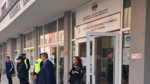 Полиция прокуратура и КПКОНПИ провеждат спецакция в Белоградчик От 8 00