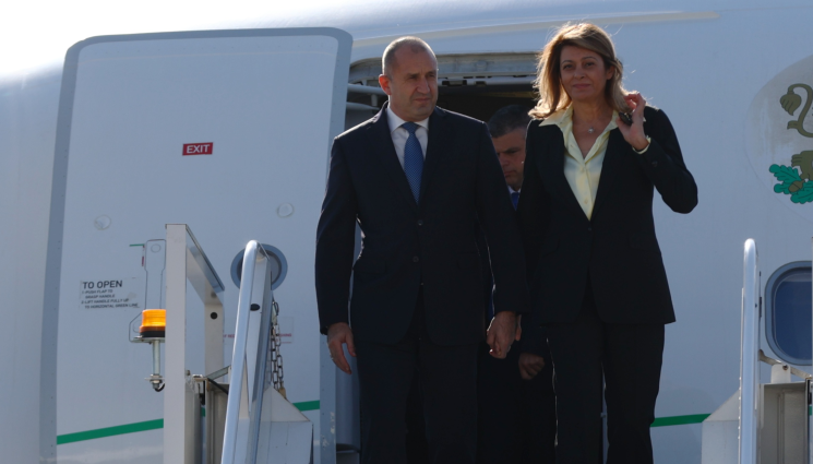 Румен Радев - СЕМЕЙНИ АФЕРИ: Десислава Радева не пуска президента в Молдова (СНИМКИ)