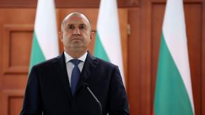 Очаквам българският парламент да произвежда закони а не евтини дрехи