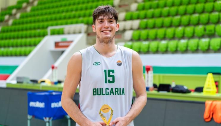 Констанин Костадинов - Константин Костадинов игра 18 минути при победа на Паленсия