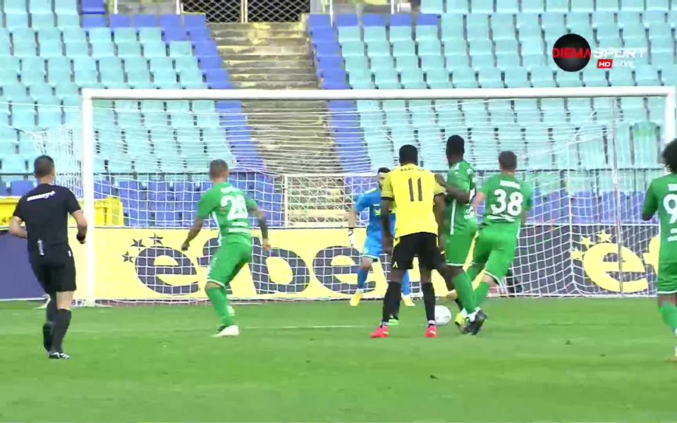 Изключителен малшанс споходи Ботев Пловдив срещу Хебър в рамките на