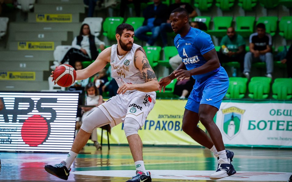 Отборът на Балкан победи Левски с 89:64 (25:18, 16:15, 25:16,