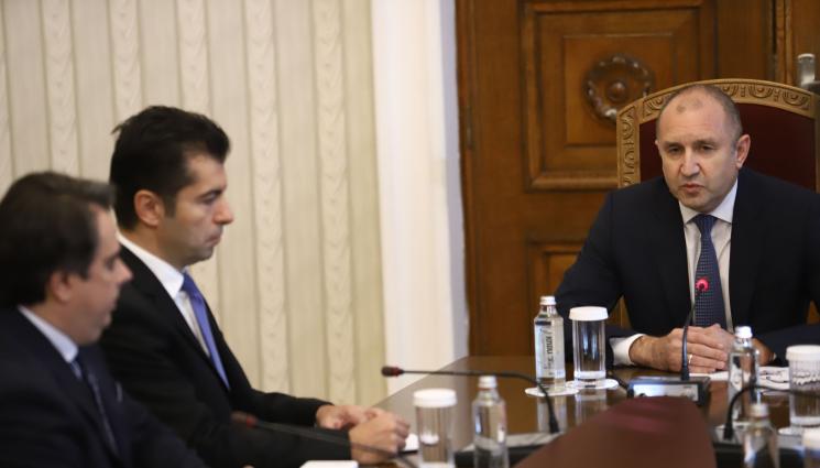 a - КОНСУЛТАЦИИ НА