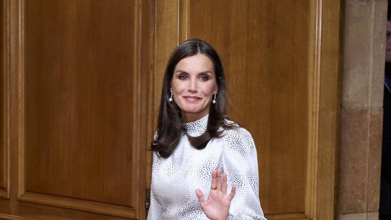  Испанското кралско семейство поздрави носителите на премия „ Принцесата на Астурия “ 