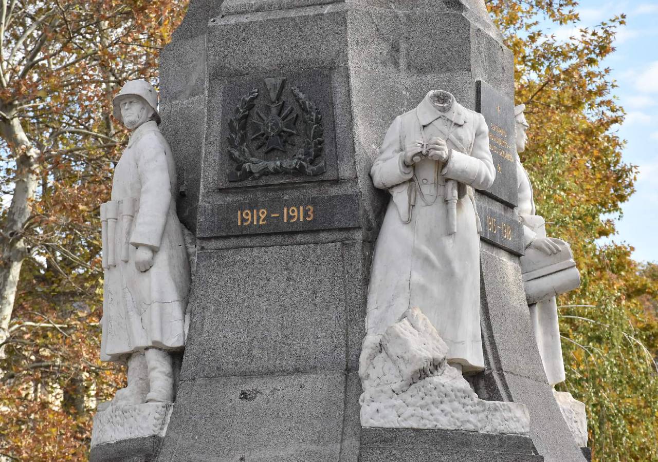паметник
