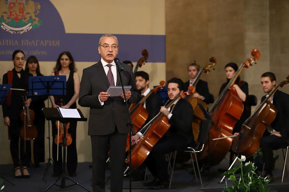  Гълъб Донев 