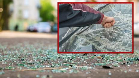 кола прозорец