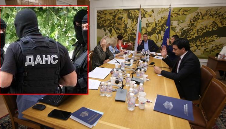 с - Всеки месец: Шефовете на спецслужбите на отчет в парламента