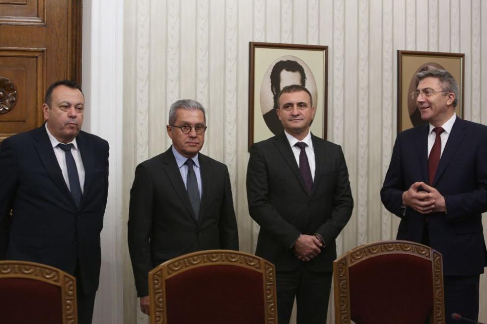 ДПС консултации Румен Радев