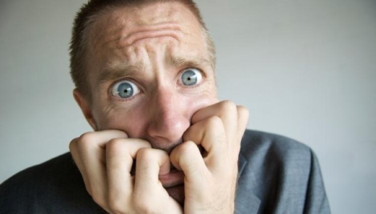 страх паника - СТРАХ ТРЕСЕ БУРГАСКИ КВАРТАЛ, блок е пред срутване! (СНИМКА)