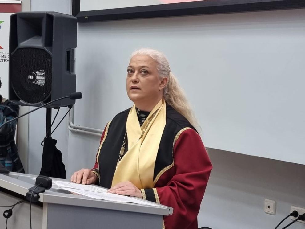 Професиите на медицинските сестри и акушерките стават все по-дефицитни през