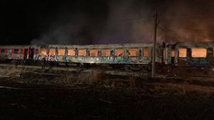 Влакът пътуващ по линията София Варна е пламнал в 19 42 часа след