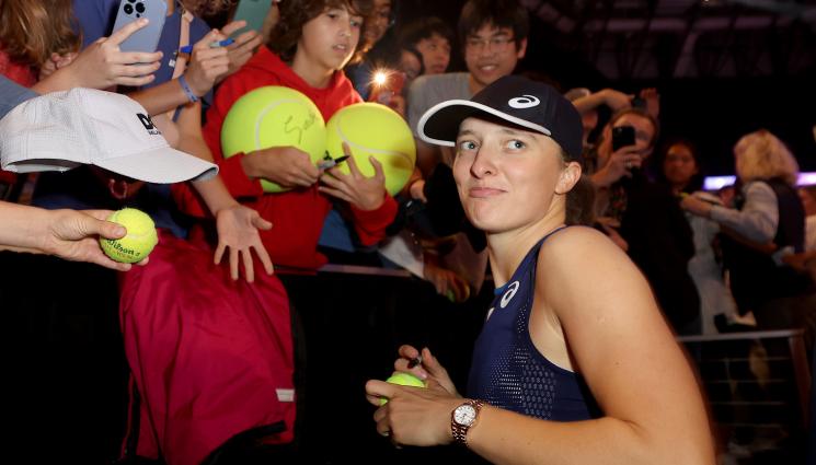 Ига Швьонтек - Швьонтек си осигури полуфинал във Финалите на WTA, записа 14-а победа над тенисистка от топ 10