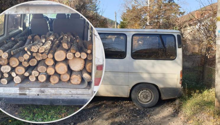 дърва - ПО ВРЕМЕ НА ПРОВЕРКА: Бракониер заля горски служител с бензин и цял бус пълен с дърва