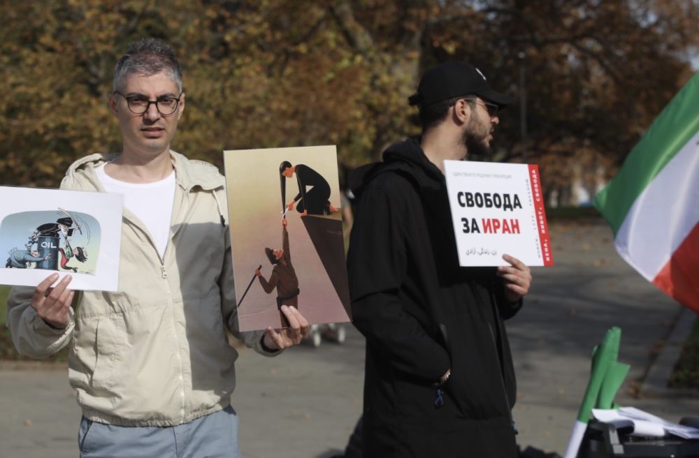 Иранци излязоха на протест пред сградата на Народното събрание