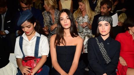 моника бе дъщеря