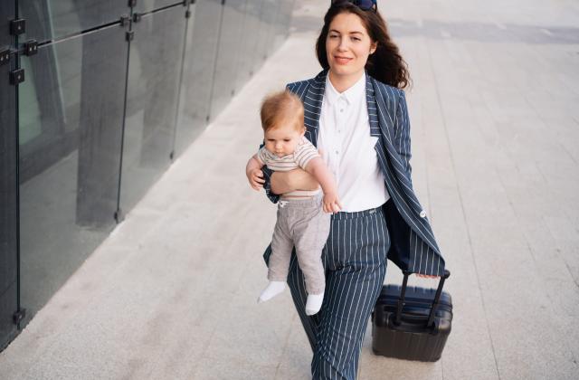 Да си служител и майка едновременно е предизвикателство, с което