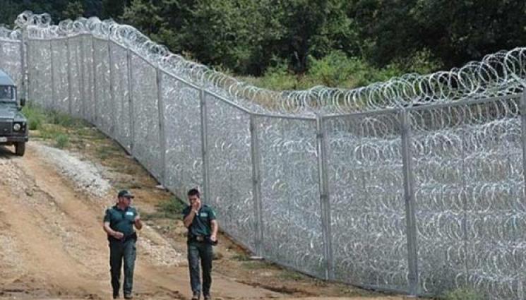 граница - ПОРЕДНА СЕКИРА: Махнаха шефката на 