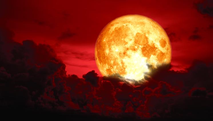 Кървава супер луна - ЗРЕЛИЩЕ В НЕБЕТО: Супер Луна изгрява в небето!