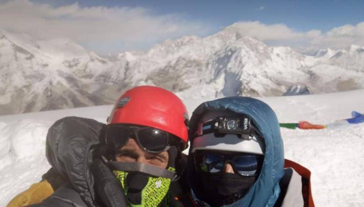 х - УНИКАЛНО: Българи отново изкачиха връх Ама Даблам