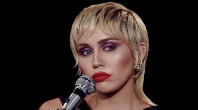 Miley Cyrus отново на сцената на Видео музикалните награди