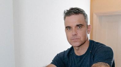 Robbie Williams бори коронавируса на Карибите