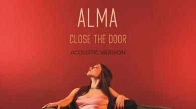 ALMA с акустична версия на “Close The Door”