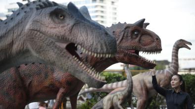 Динозаврите продължават да властват отвъд океана