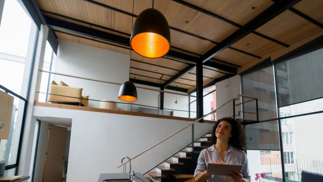 Невронна мрежа ще регулира осветлението според настроението на човека