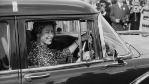 Рядък архив документиращ времето на бъдещата кралица Елизабет Втора като