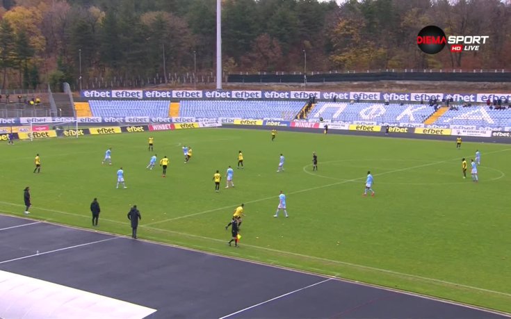 Ботев Пловдив откри резултата след грешка на вратаря на Арда