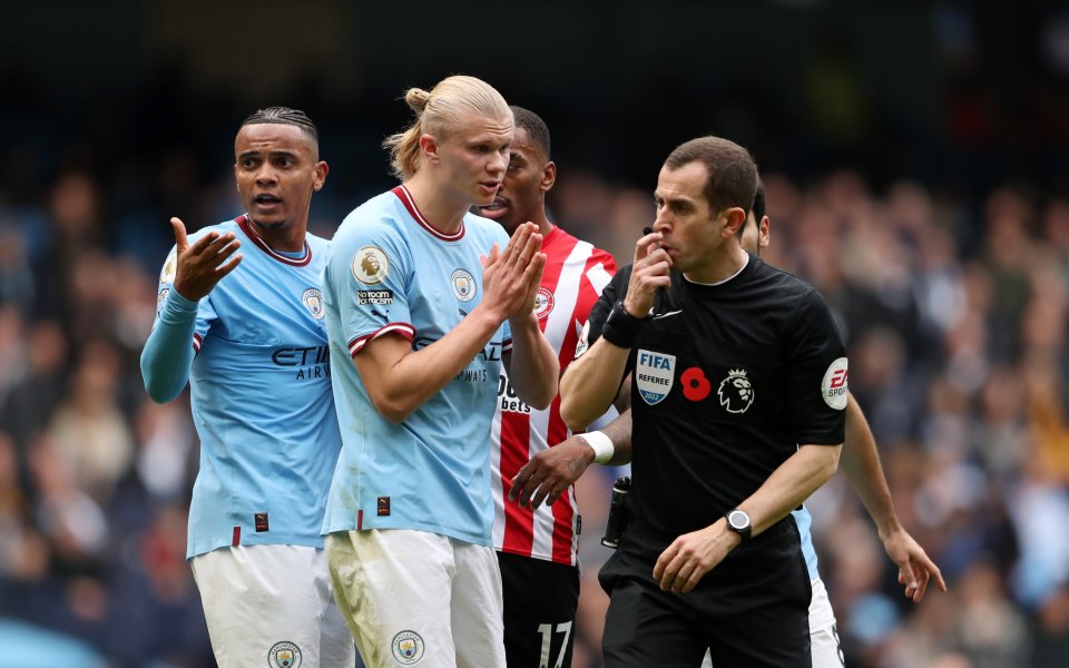 Манчестър Сити и Брентфорд играят при резултат 1:1 в мач от